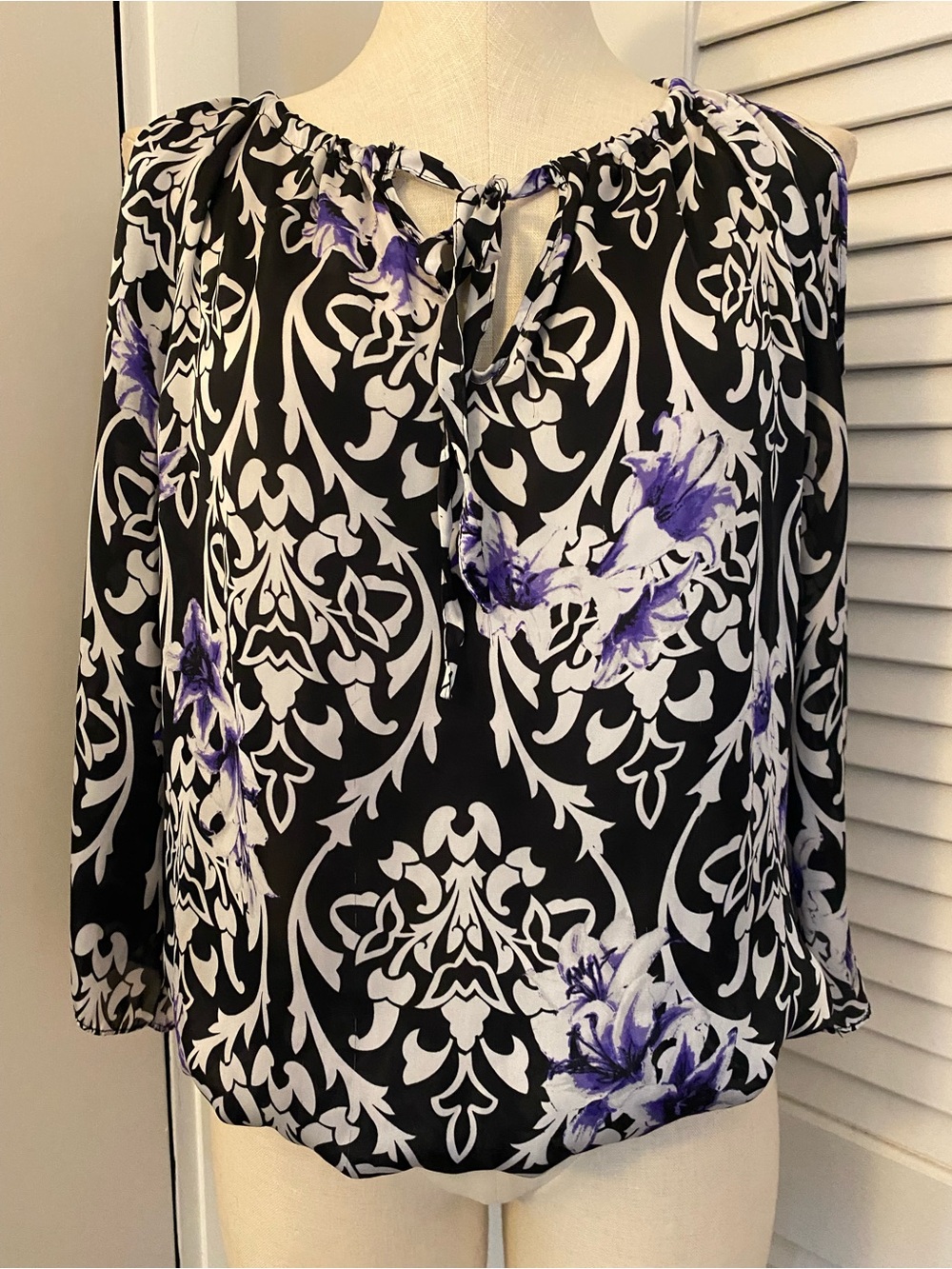 “Signature by Larry Levine” Boho Cold Shoulder Top- Size Large